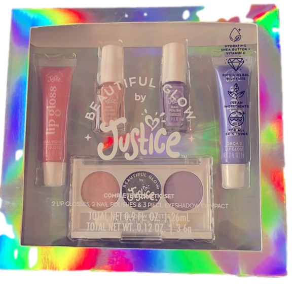 SOLD- Justice Make up Gift-set! NWT - Picture 2 of 3